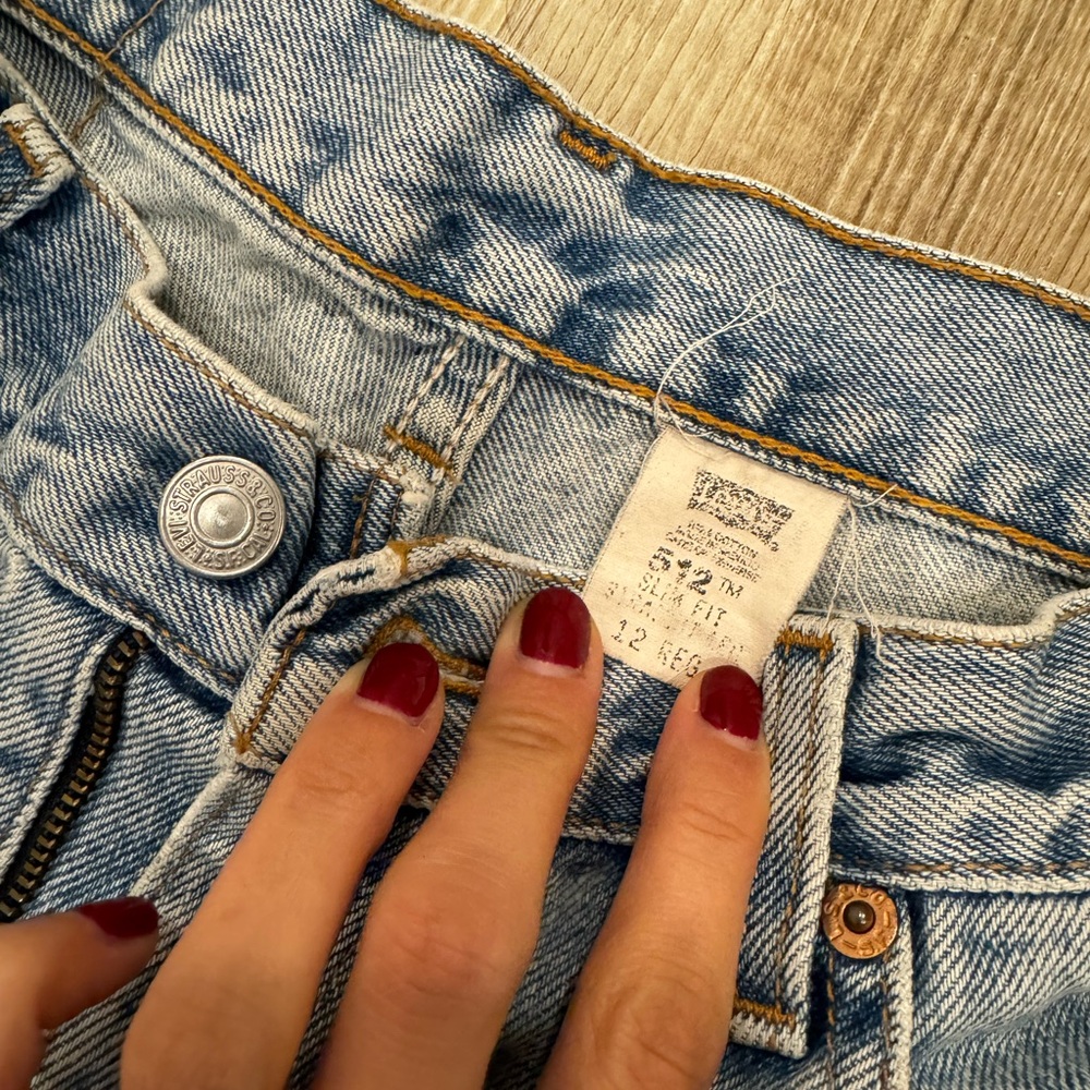 Levi's Light Blue Distressed Women Jeans - Picture 2 of 3
